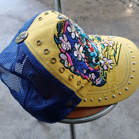 New Vintage Ed Hardy by Christian Audigier Embroidered Rhinestone Trucker Hat. - Picture 4 of 16